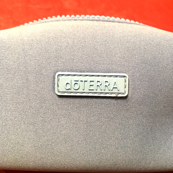 NWOT 💧DōTerra Essential Oil Travel Bag - Picture 6 of 10